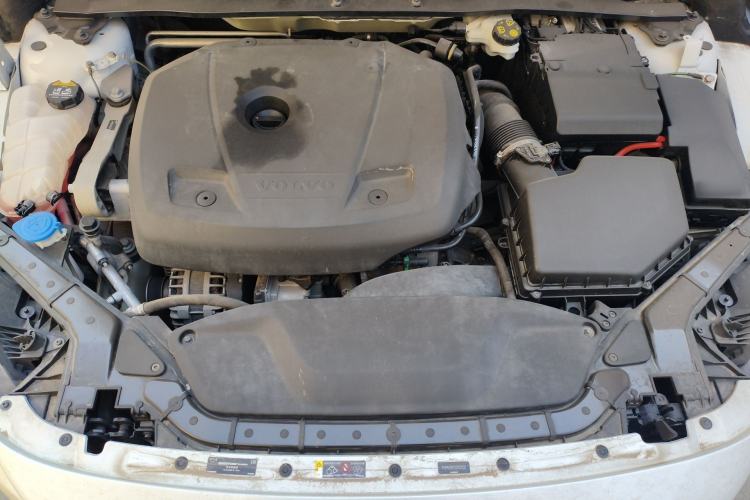 Used Volvo V40 2017 T3 Zhiyi Edition Engine Bay