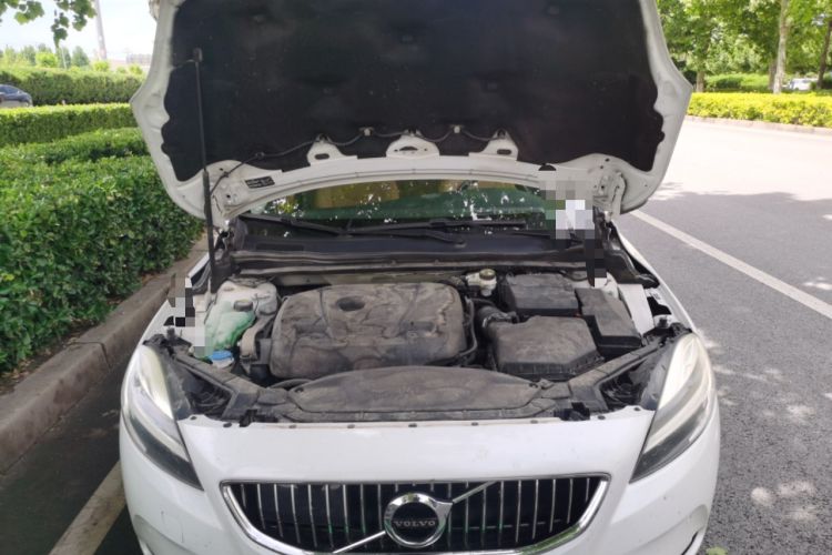 Used Volvo V40 2017 T4 Smart Luxury Edition Engine Bay