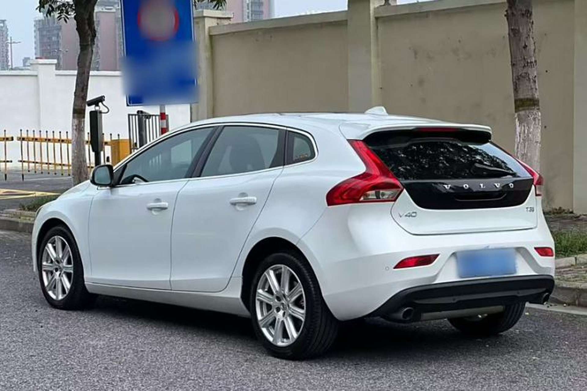 Used Volvo V40 2017 T3 Zhiya Edition Exterior 1