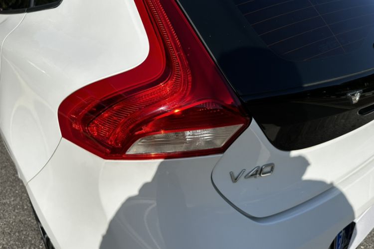 Used Volvo V40 2017 T3 Zhiyi Edition Exterior 12