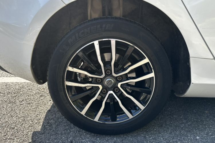 Used Volvo V40 2017 T3 Zhiyi Edition Exterior 13