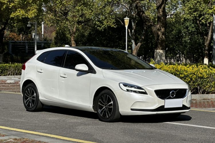 Used Volvo V40 2017 T3 Zhiyi Edition Exterior 2