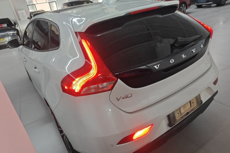 Used Volvo V40 2017 T3 Zhiyi Edition Exterior 2