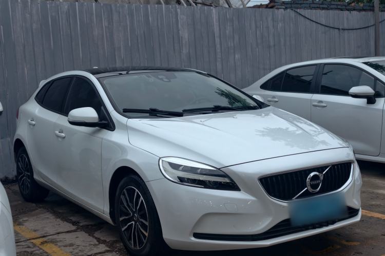 Used Volvo V40 2017 T3 Zhiyi Edition Exterior 2