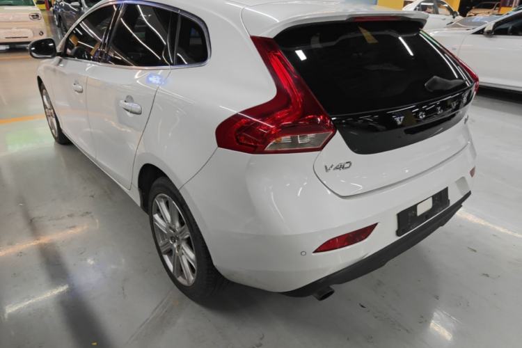 Used Volvo V40 2017 T3 Zhiya Edition Exterior 2