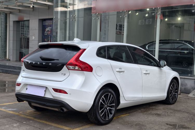 Used Volvo V40 2017 T3 Zhiyi Edition Exterior 3