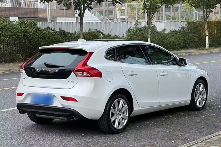 Used Volvo V40 2017 T3 Zhiya Edition Exterior 3