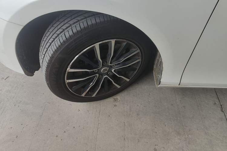 Used Volvo V40 2017 T3 Zhiyi Edition Exterior 4