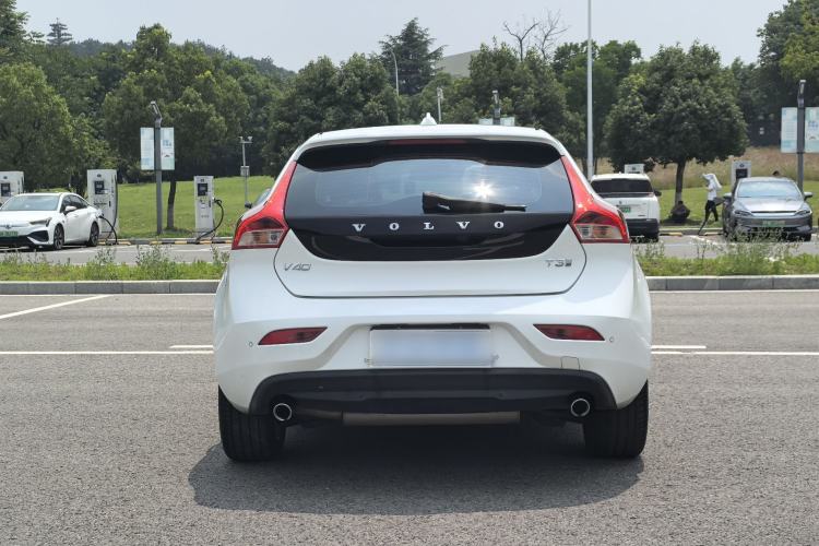 Used Volvo V40 2017 T3 Zhiya Edition Exterior 4