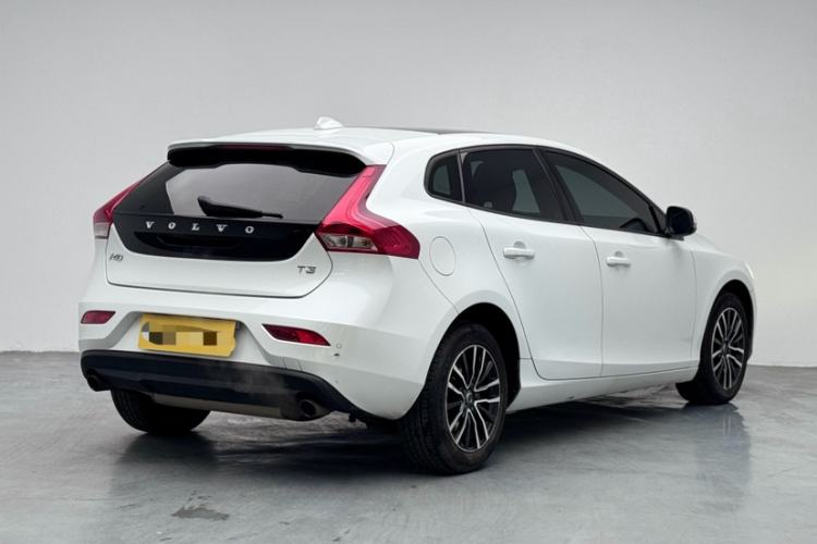 Used Volvo V40 2017 T3 Zhiyi Edition Exterior 4