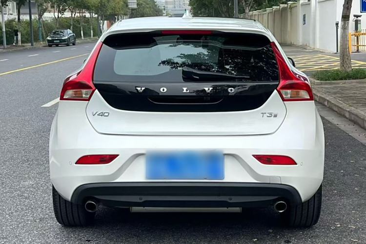 Used Volvo V40 2017 T3 Zhiya Edition Exterior 4
