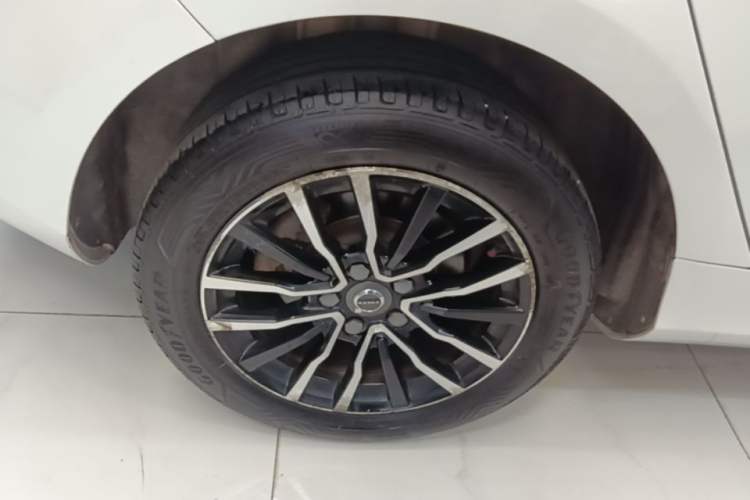 Used Volvo V40 2017 T3 Zhiyi Edition Exterior 5