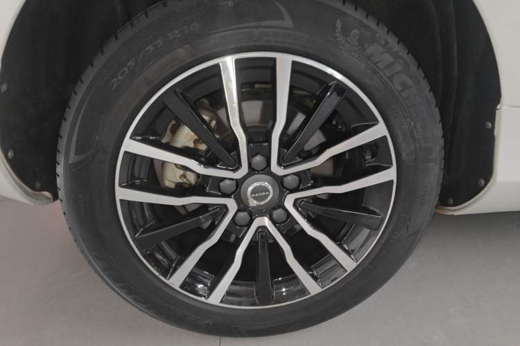 Used Volvo V40 2017 T3 Zhiyi Edition Exterior 5