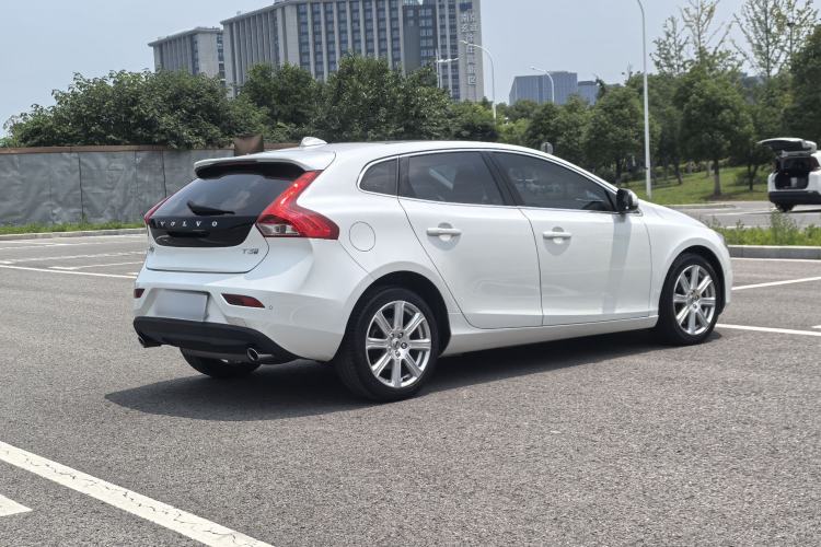 Used Volvo V40 2017 T3 Zhiya Edition Exterior 5