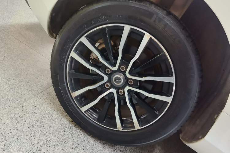 Used Volvo V40 2017 T3 Zhiyi Edition Exterior 5