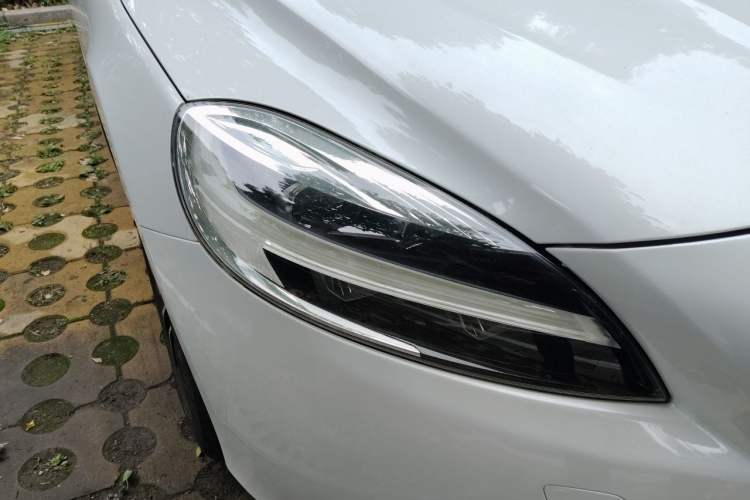 Used Volvo V40 2017 T3 Zhiyi Edition Exterior 6