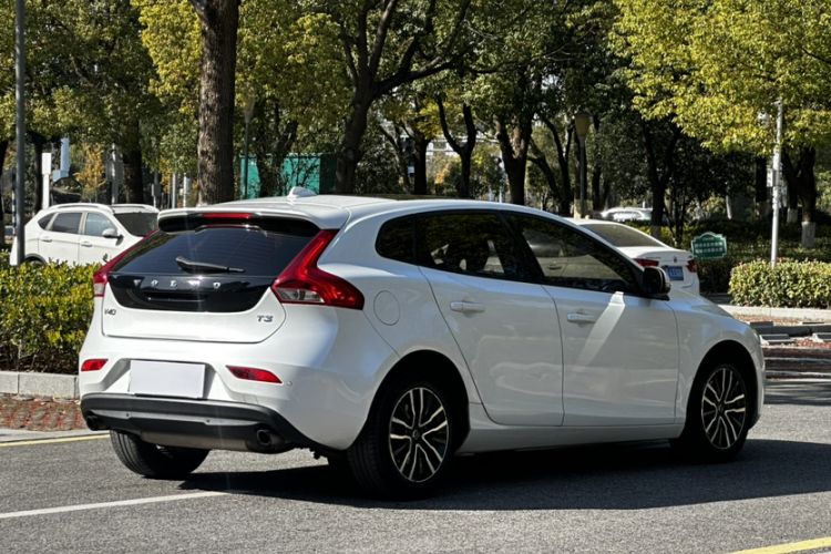 Used Volvo V40 2017 T3 Zhiyi Edition Exterior 7