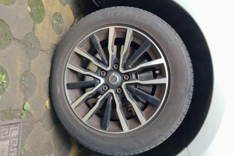 Used Volvo V40 2017 T3 Zhiyi Edition Exterior 7