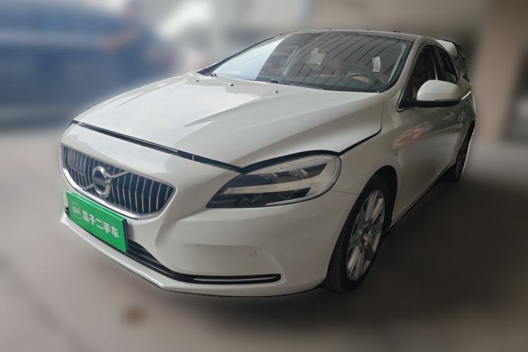 Used Volvo V40 2017 T3 Zhiya Edition Guazi used car, China used car export, Used car for sale, Used cars, Cheapest cars for sale