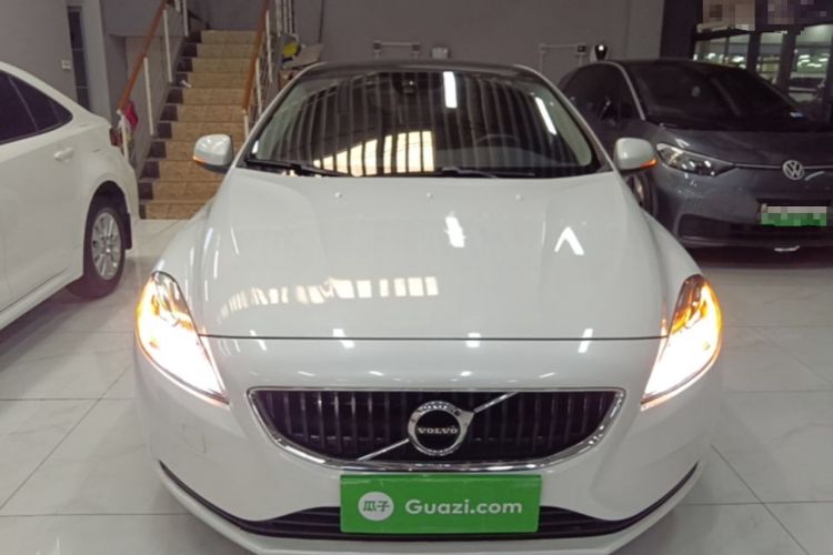 Used Volvo V40 2017 T3 Zhiyi Edition Front