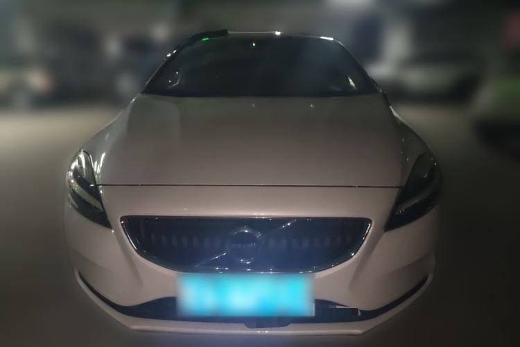 Used Volvo V40 2017 T3 Zhiyi Edition Front