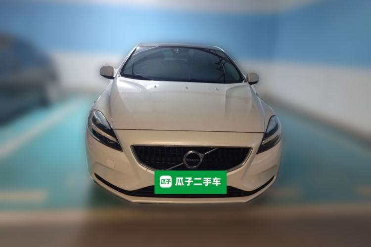Used Volvo V40 2017 T3 Zhiyi Edition Front