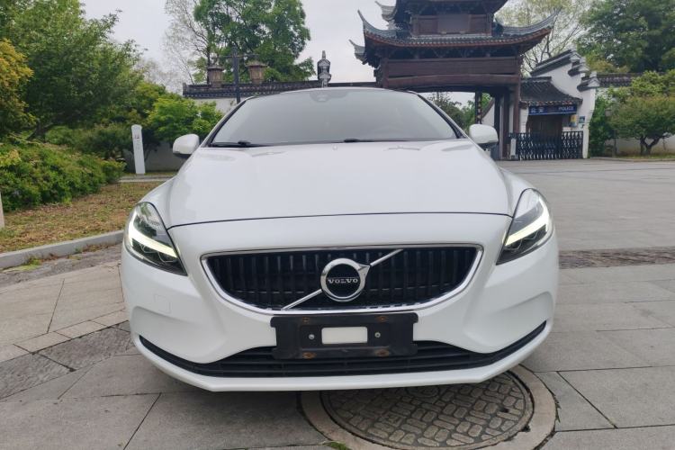 Used Volvo V40 2017 T3 Zhiyi Edition Front