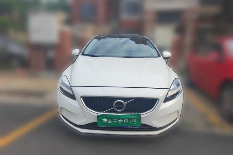 Used Volvo V40 2017 T3 Zhiyi Edition Front