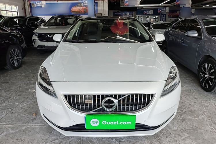 Used Volvo V40 2017 T3 Zhiya Edition Front