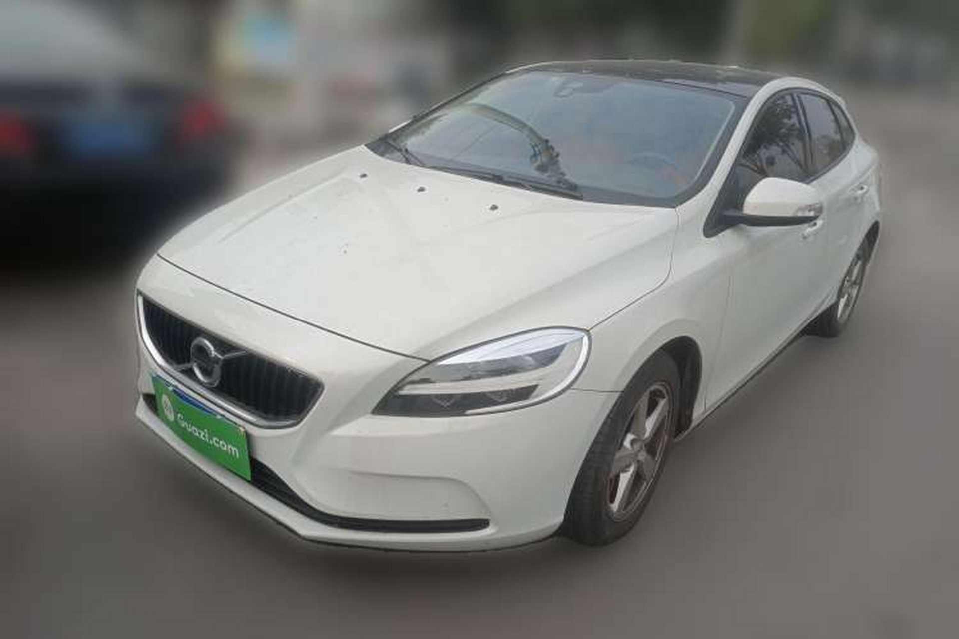 Used Volvo V40 2017 T3 Smart Edition Front Left 45 Deg