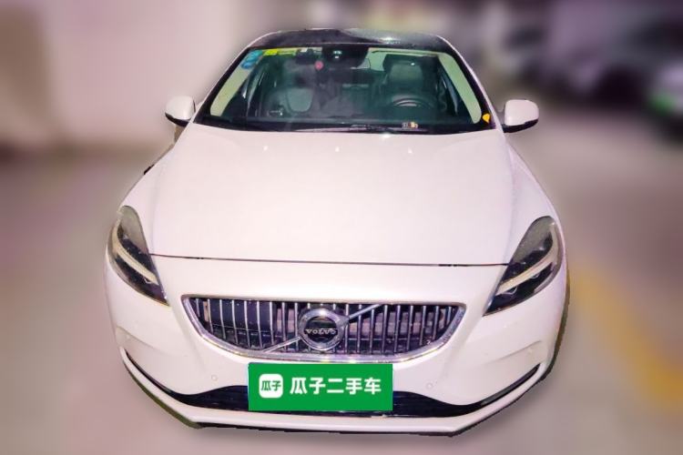 Used Volvo V40 2017 T3 Zhiyi Edition Front
