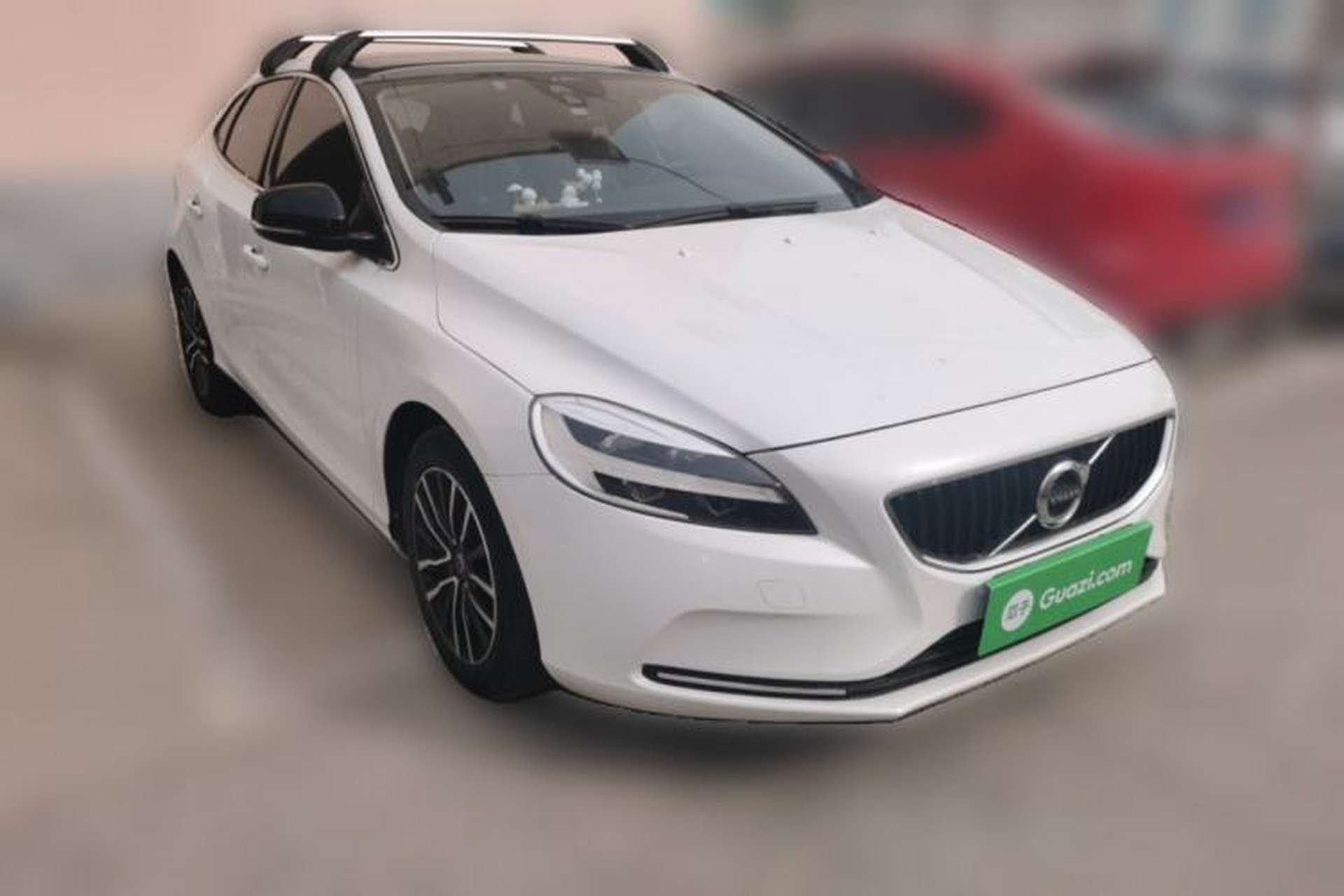 Used Volvo V40 2017 T3 Zhiyi Edition Front Right 45 Deg