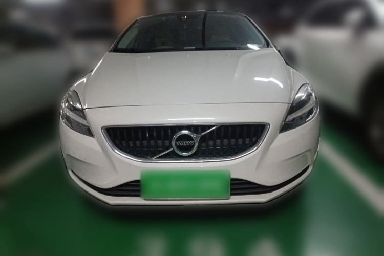 Used Volvo V40 2017 T3 Zhiyi Edition Front