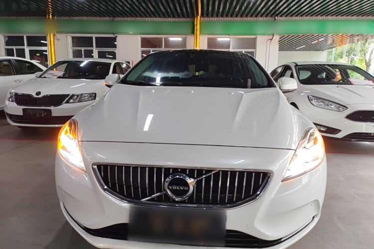 Used Volvo V40 2017 T3 Zhiya Edition Front