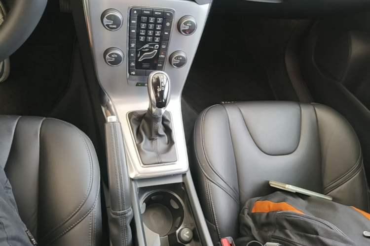 Used Volvo V40 2017 T3 Zhiya Edition Gear Lever