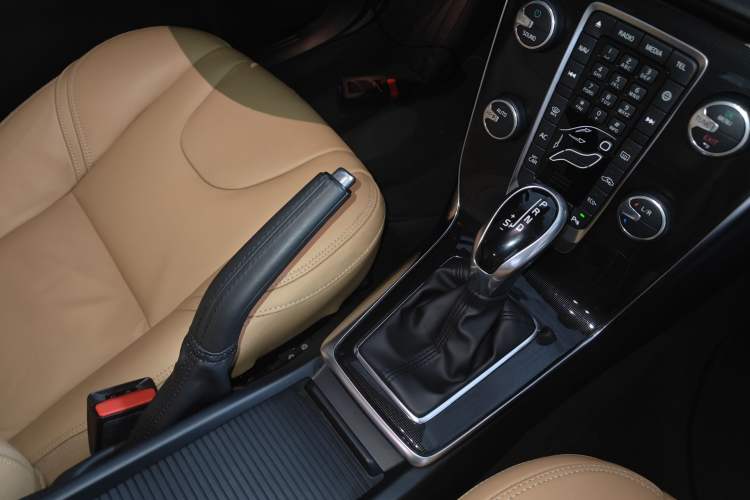 Used Volvo V40 2017 T3 Zhiyi Edition Gear Lever