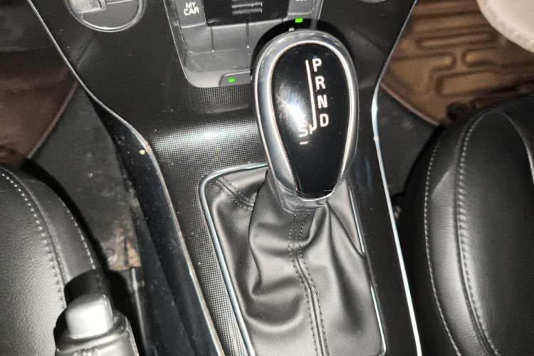 Used Volvo V40 2017 T3 Zhiyi Edition Gear Lever