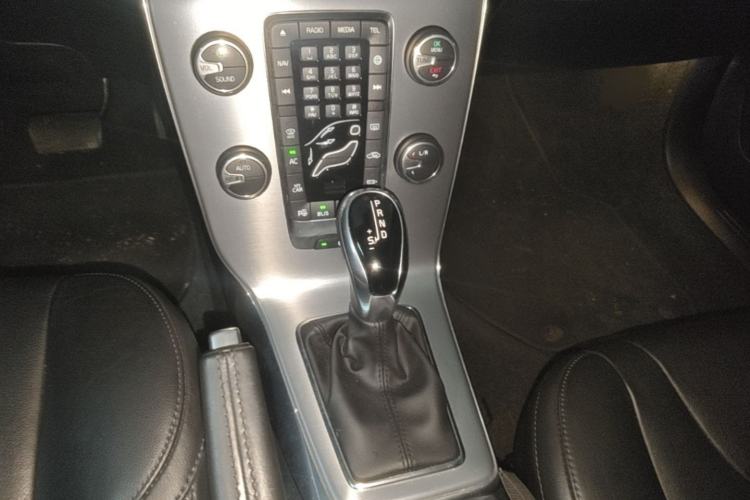 Used Volvo V40 2017 T3 Zhiya Edition Gear Lever
