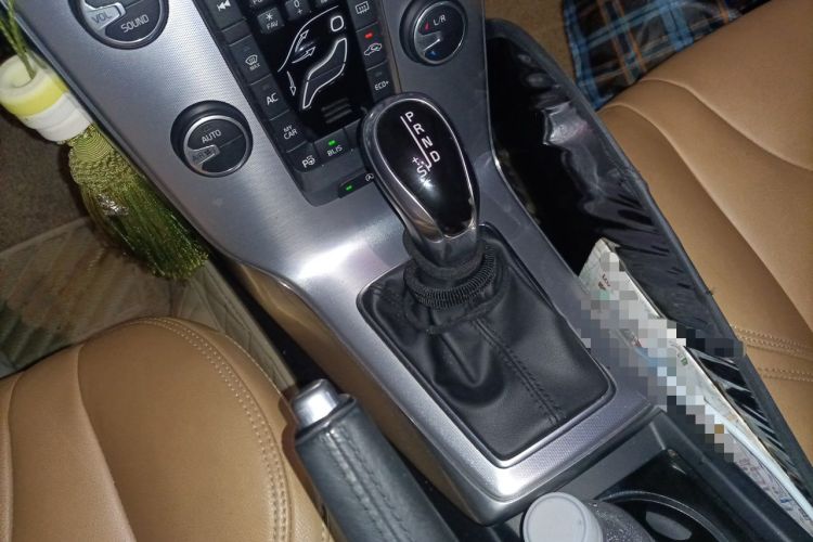 Used Volvo V40 2017 T3 Zhiya Edition Gear Lever
