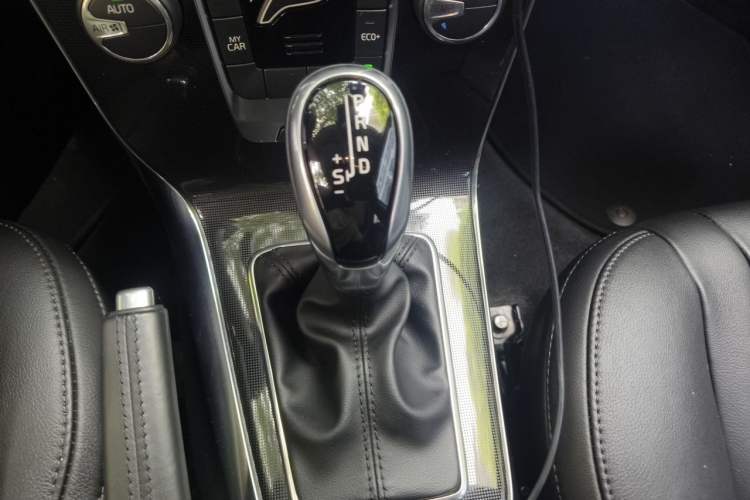 Used Volvo V40 2017 T3 Zhiyi Edition Gear Lever