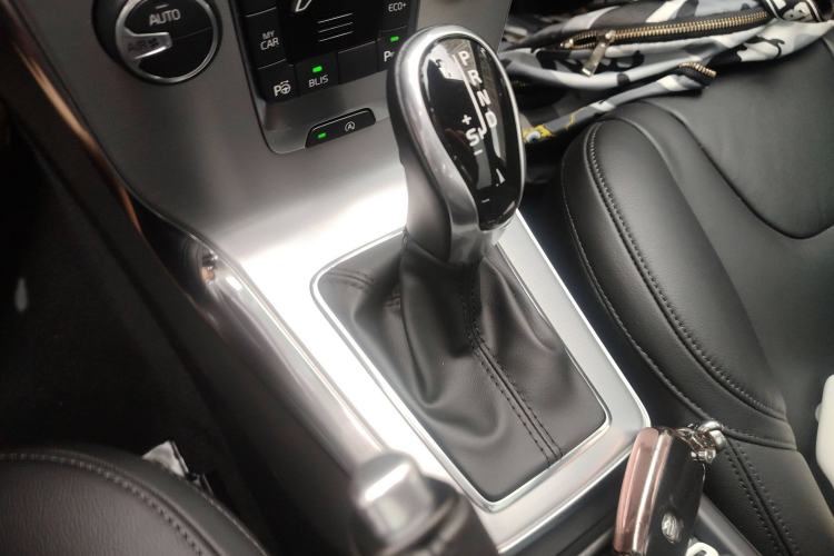 Used Volvo V40 2017 T3 Zhiya Edition Gear Lever