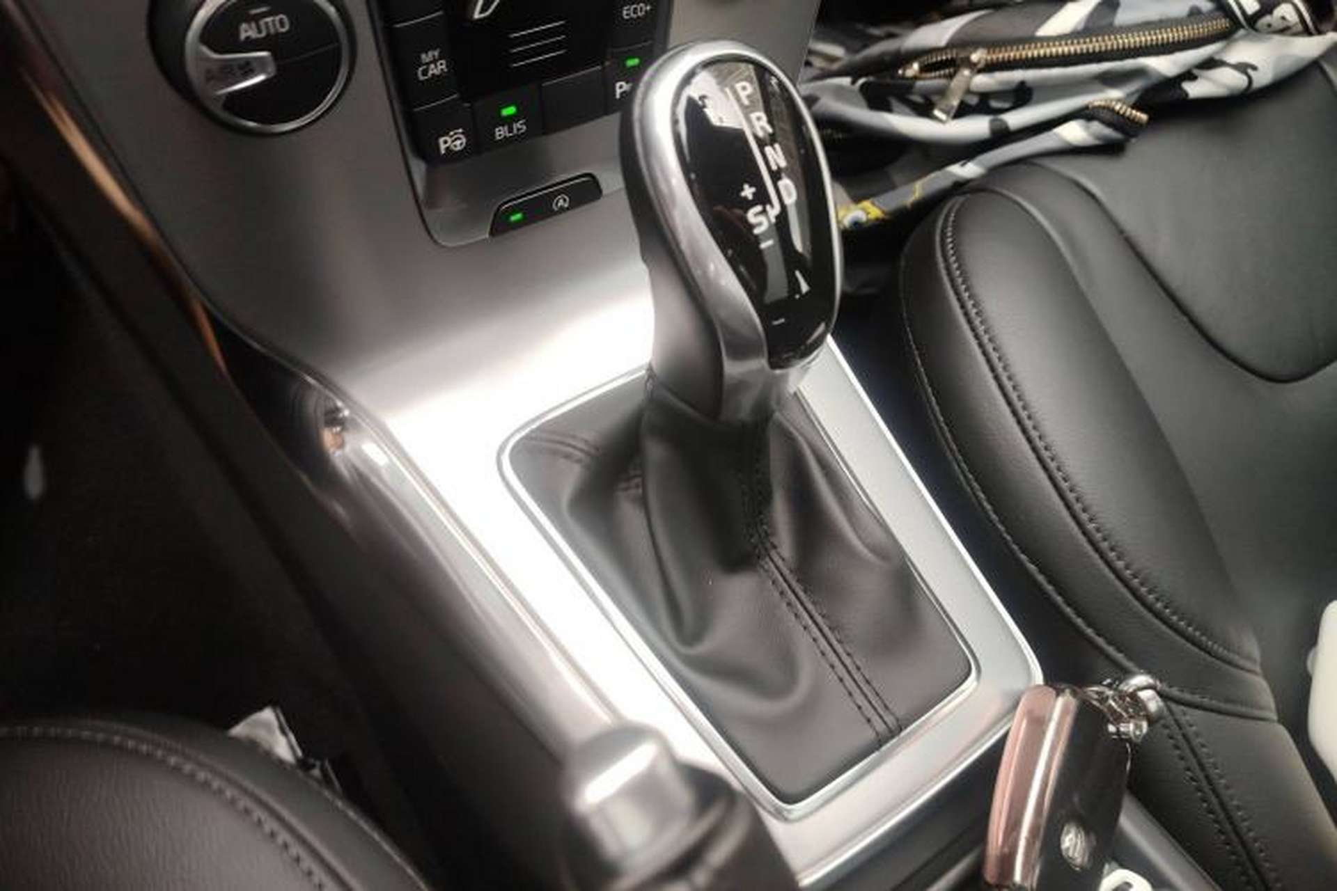 Used Volvo V40 2017 T3 Zhiya Edition Gear Lever