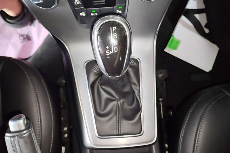 Used Volvo V40 2017 T3 Zhiya Edition Gear Lever