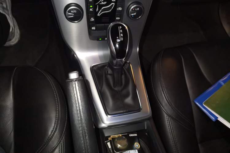 Used Volvo V40 2017 T3 Zhiya Edition Gear Lever