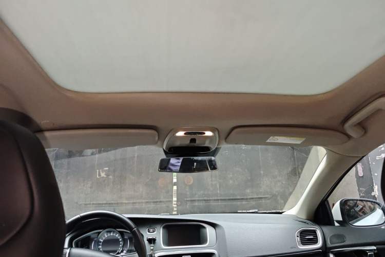 Used Volvo V40 2017 T3 Smart Edition Headliner
