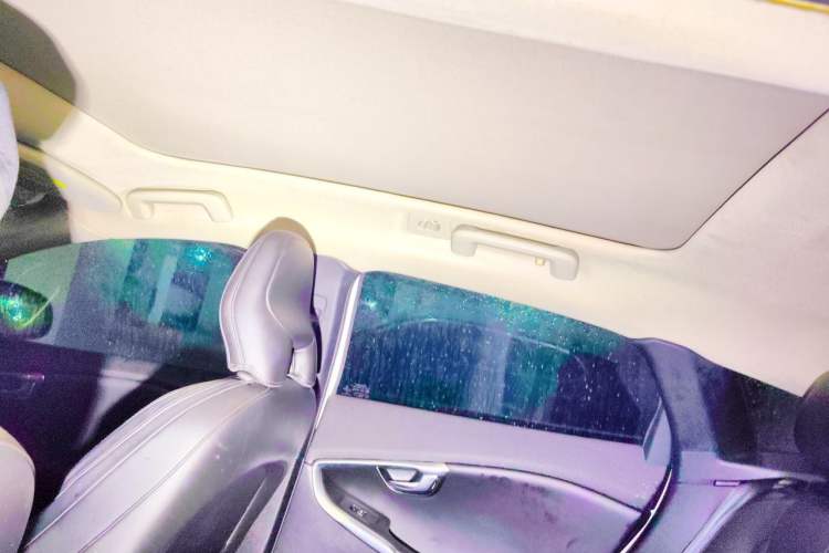 Used Volvo V40 2017 T3 Zhiyi Edition Headliner