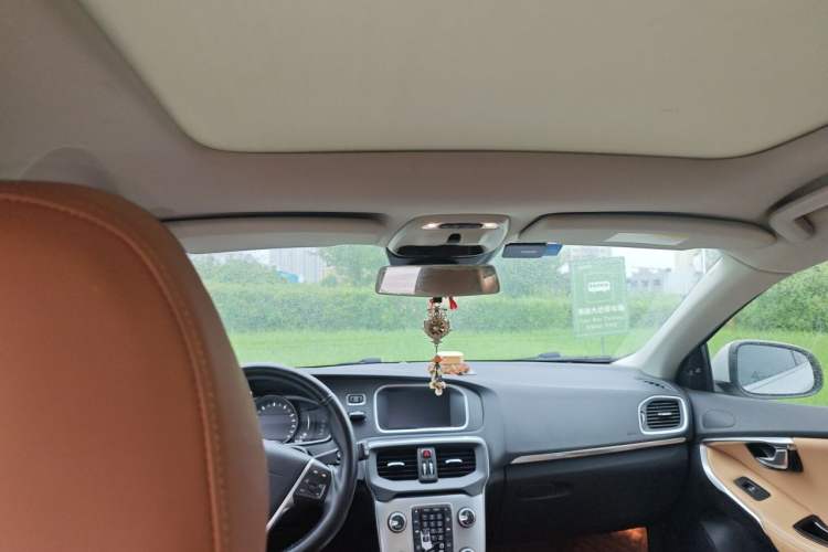 Used Volvo V40 2017 T3 Zhiya Edition Headliner