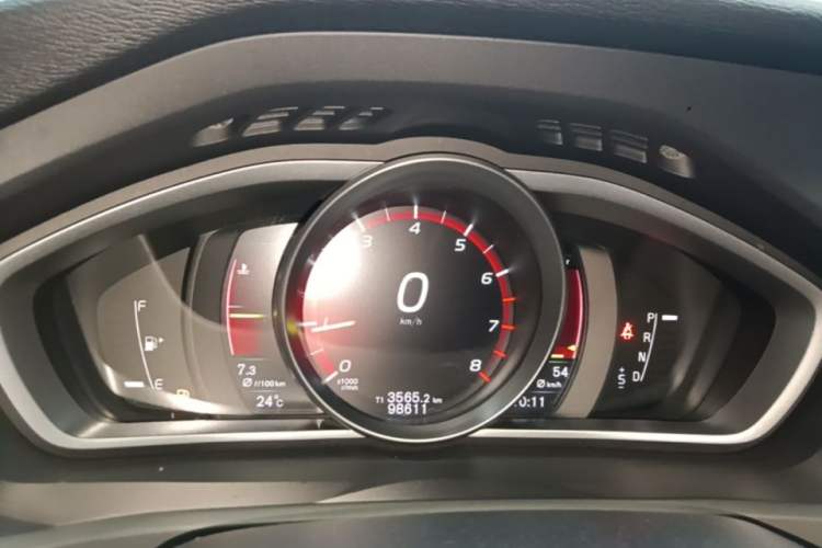 Used Volvo V40 2017 T3 Zhiyi Edition Instrument Cluster