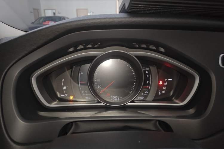 Used Volvo V40 2017 T3 Zhiyi Edition Instrument Cluster