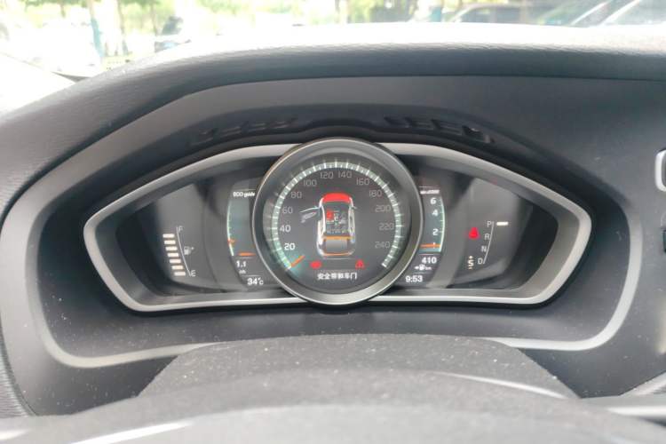 Used Volvo V40 2017 T3 Zhiya Edition Instrument Cluster